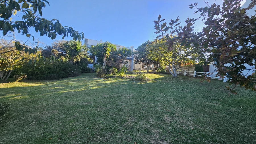 3 Bedroom Property for Sale in Wavecrest Eastern Cape